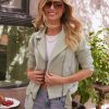 Theoutfitmarket.shop0ce438223e 4