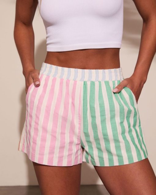 Theoutfitmarket.shop138f10d206 3