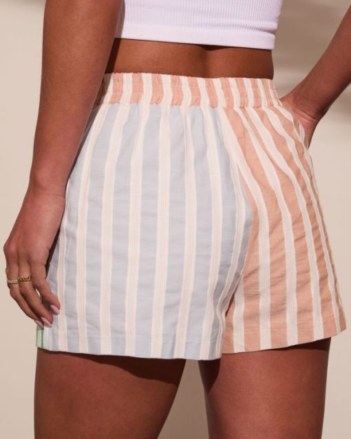 Theoutfitmarket.shop138f10d206 4