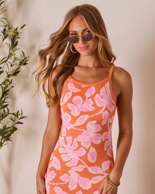 Theoutfitmarket.shop2004199652 2