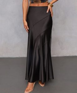 Theoutfitmarket.shop28f7dae245 2