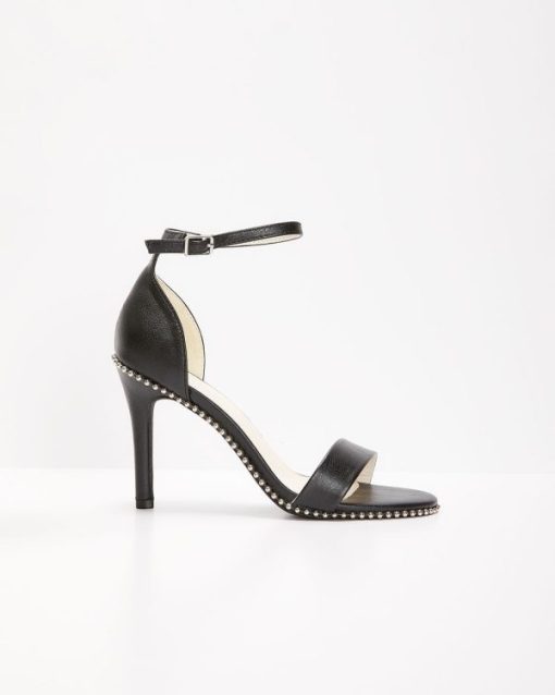 Theoutfitmarket.shop483e161771 3