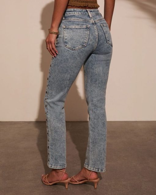 Theoutfitmarket.shop54990b5f70 4