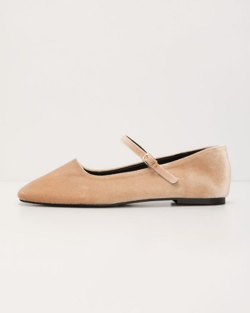 Theoutfitmarket.shop850d12553e 12