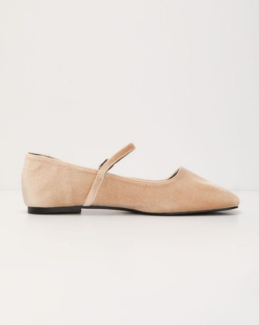 Theoutfitmarket.shop850d12553e 4