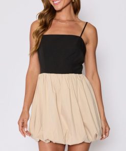 Theoutfitmarket.shopbf4f44d842 2