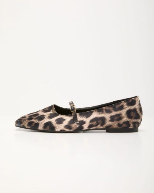 Theoutfitmarket.shope46680975b 6