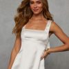 Theoutfitmarket.shope8092c5fc8 5